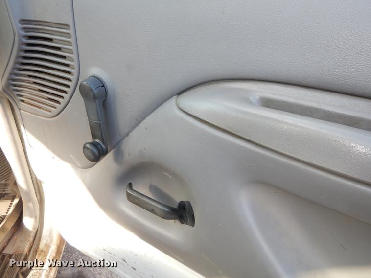 image for item J5630 1995 Ford F250 XL pickup truck