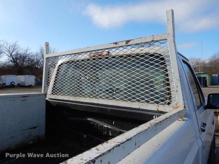 image for item J5630 1995 Ford F250 XL pickup truck