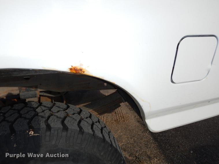 image for item J5630 1995 Ford F250 XL pickup truck