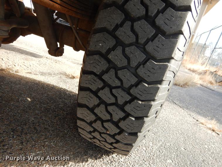 image for item J5630 1995 Ford F250 XL pickup truck