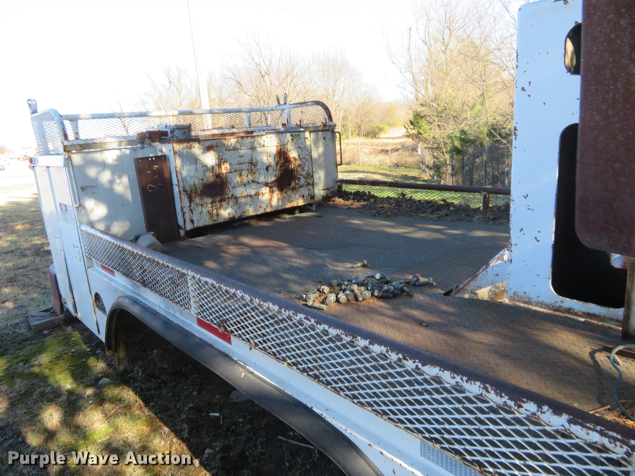 Boom truck bed in Winfield, KS Item DF9865 sold Purple Wave
