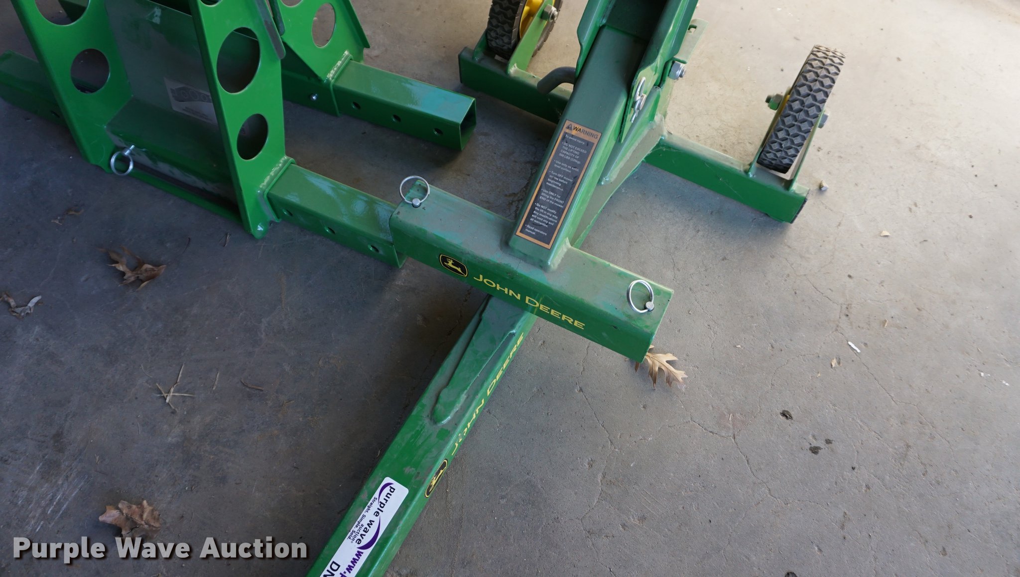 John Deere lawn mower jack in New Century, KS Item DN9452 sold