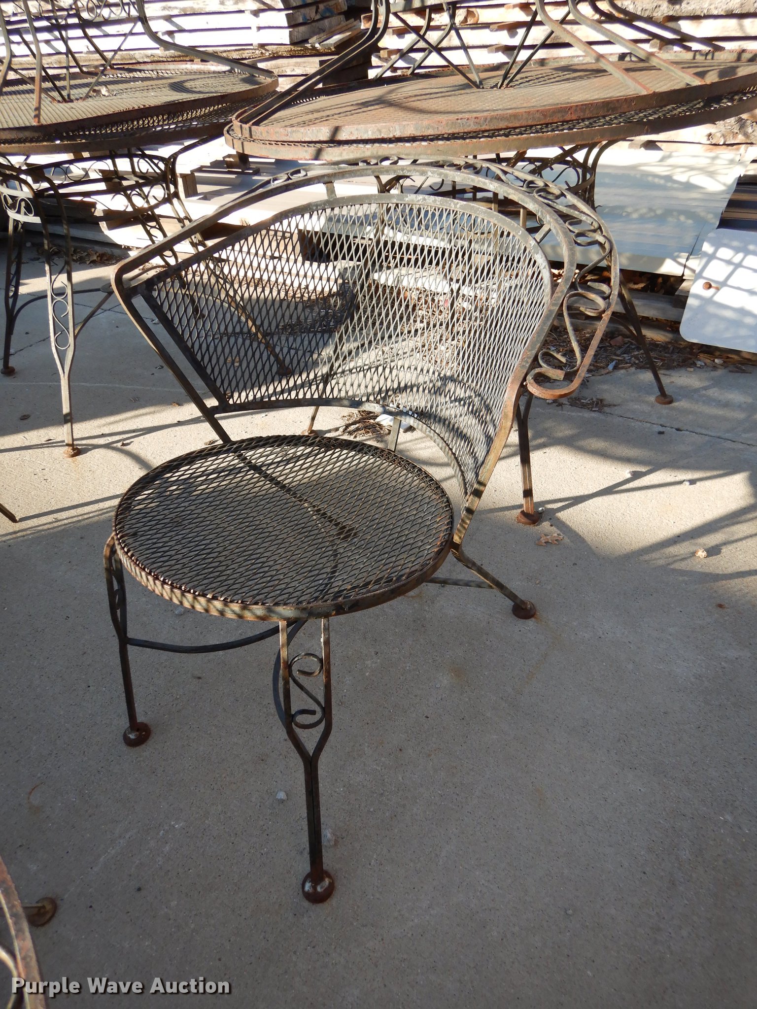 Outdoor furniture in Overland Park, KS Item EC9864 sold Purple Wave