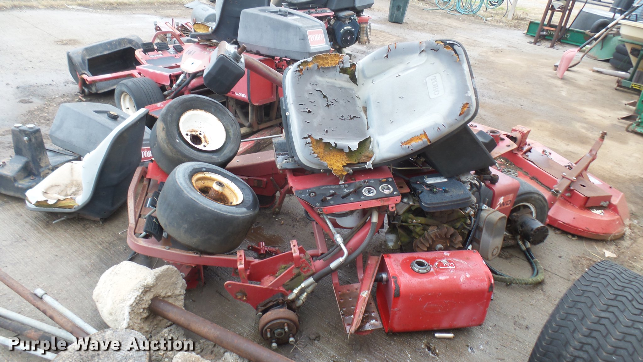(4) greens mowers in McPherson, KS Item ED9140 sold Purple Wave