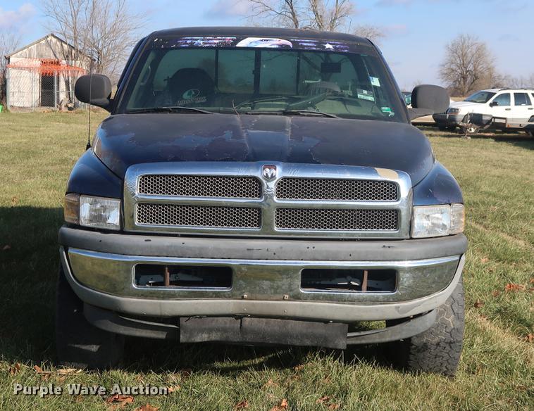 image for item AX9034 2000 Dodge Ram 1500 pickup truck
