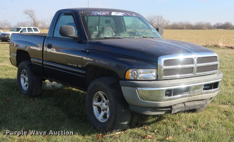 image for item AX9034 2000 Dodge Ram 1500 pickup truck