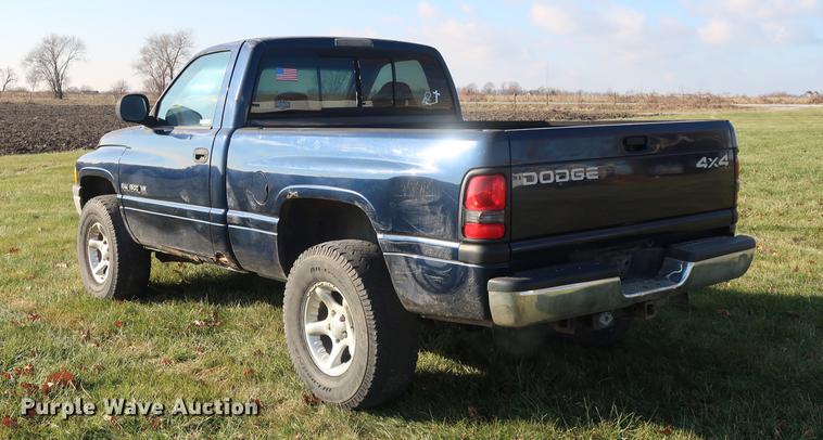 image for item AX9034 2000 Dodge Ram 1500 pickup truck