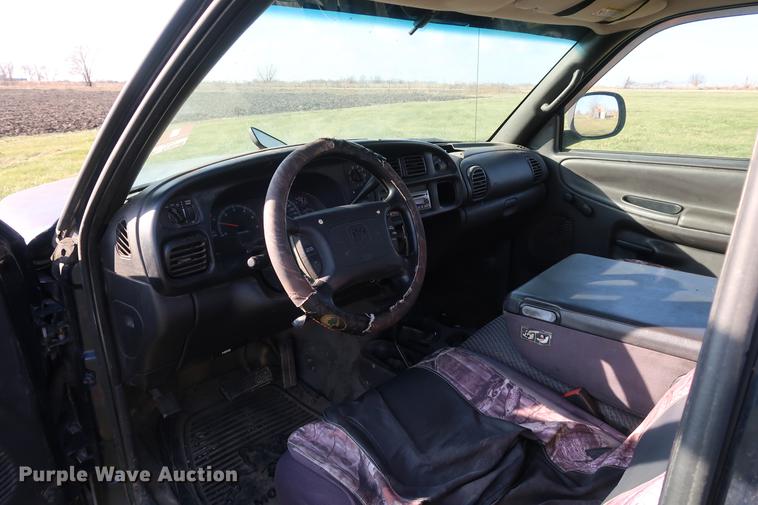 image for item AX9034 2000 Dodge Ram 1500 pickup truck