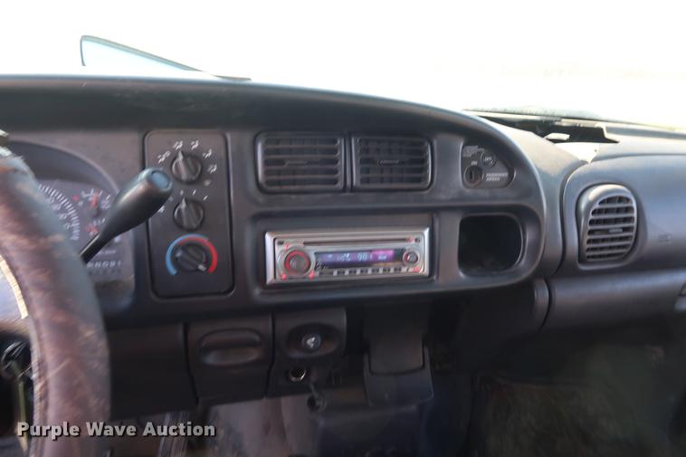 image for item AX9034 2000 Dodge Ram 1500 pickup truck