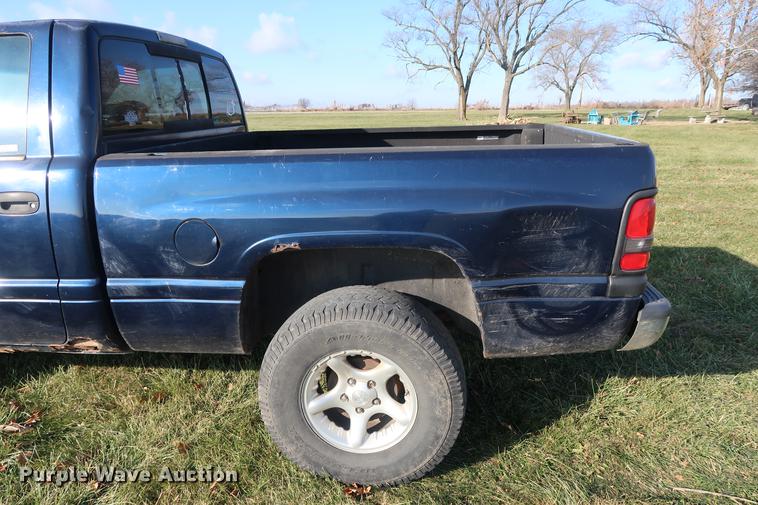 image for item AX9034 2000 Dodge Ram 1500 pickup truck