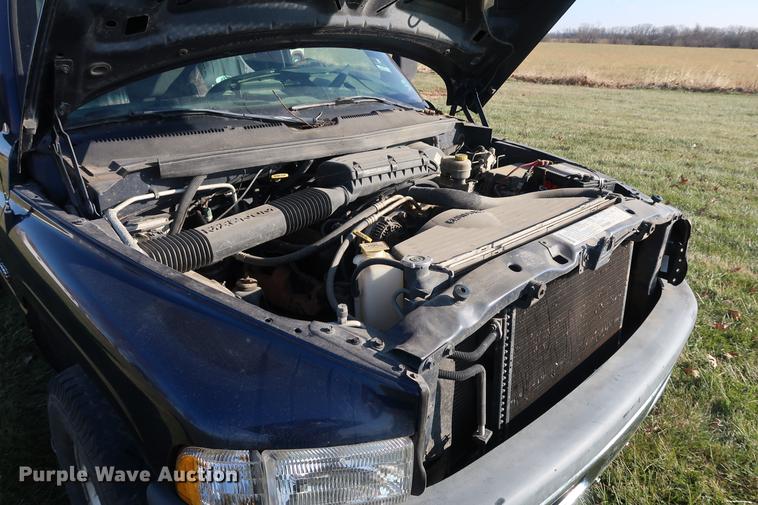 image for item AX9034 2000 Dodge Ram 1500 pickup truck