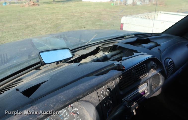 image for item AX9034 2000 Dodge Ram 1500 pickup truck