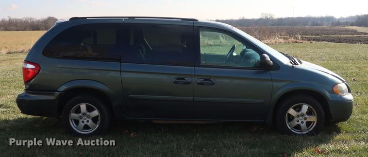image for item AX9035 2005 Dodge Grand Caravan van