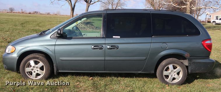 image for item AX9035 2005 Dodge Grand Caravan van