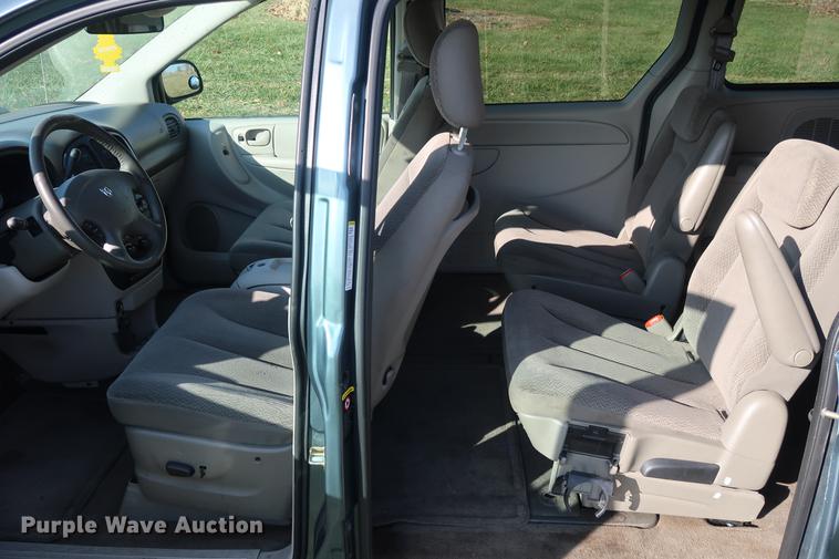 image for item AX9035 2005 Dodge Grand Caravan van