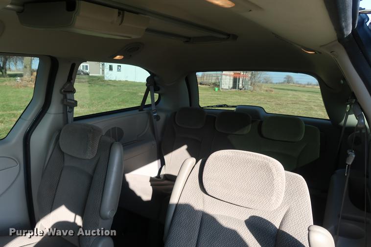 image for item AX9035 2005 Dodge Grand Caravan van