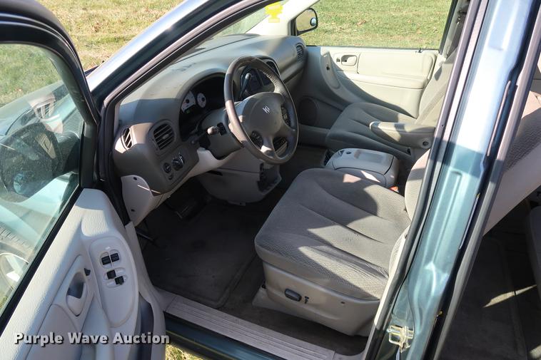 image for item AX9035 2005 Dodge Grand Caravan van