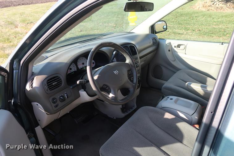 image for item AX9035 2005 Dodge Grand Caravan van