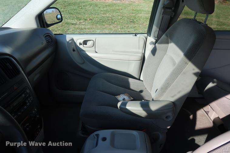 image for item AX9035 2005 Dodge Grand Caravan van