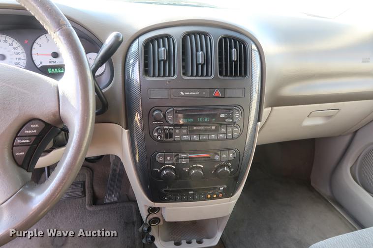 image for item AX9035 2005 Dodge Grand Caravan van