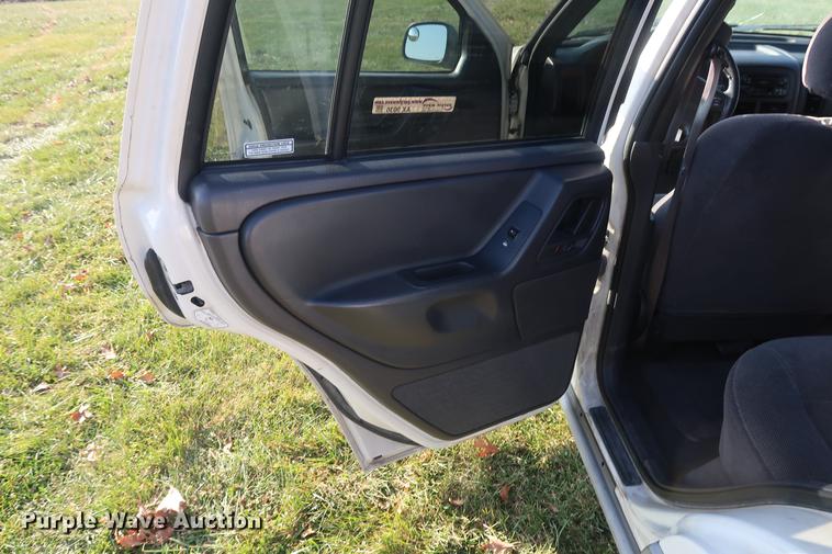 image for item AX9036 1999 Jeep Grand Cherokee SUV