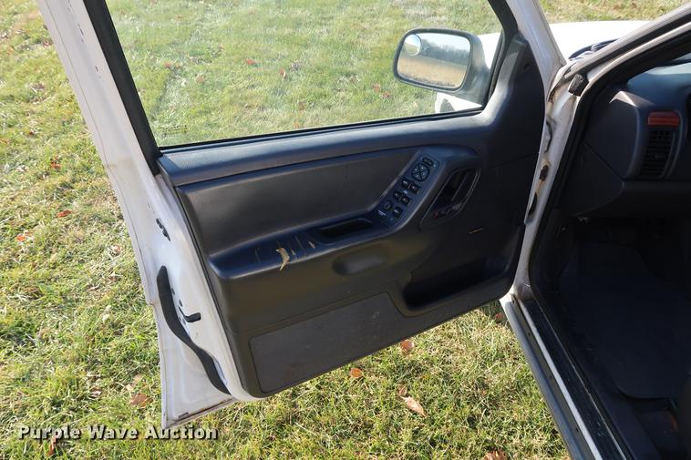 image for item AX9036 1999 Jeep Grand Cherokee SUV