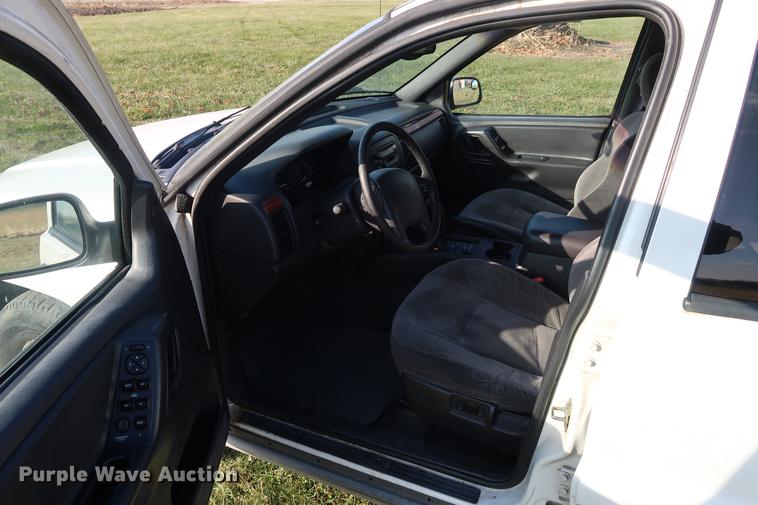 image for item AX9036 1999 Jeep Grand Cherokee SUV