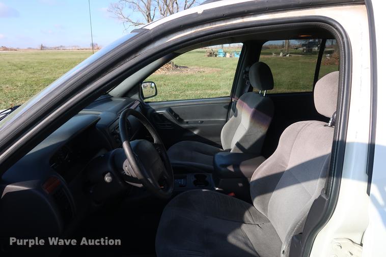 image for item AX9036 1999 Jeep Grand Cherokee SUV