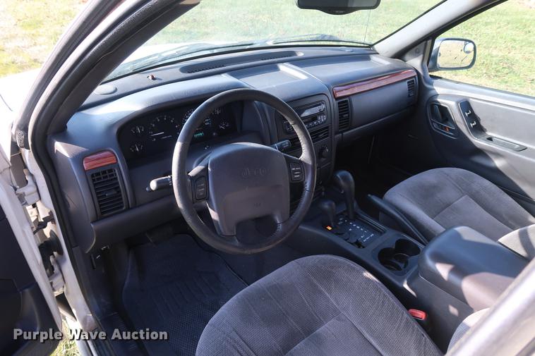 image for item AX9036 1999 Jeep Grand Cherokee SUV