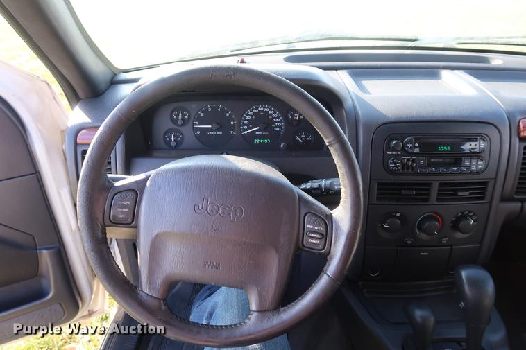 image for item AX9036 1999 Jeep Grand Cherokee SUV