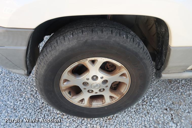 image for item AX9036 1999 Jeep Grand Cherokee SUV