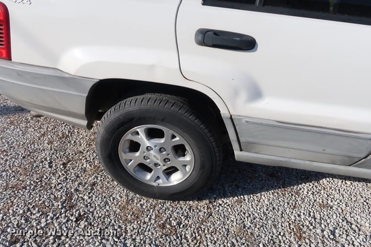 image for item AX9036 1999 Jeep Grand Cherokee SUV