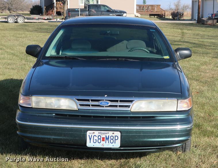 image for item AX9038 1996 Ford Crown Victoria