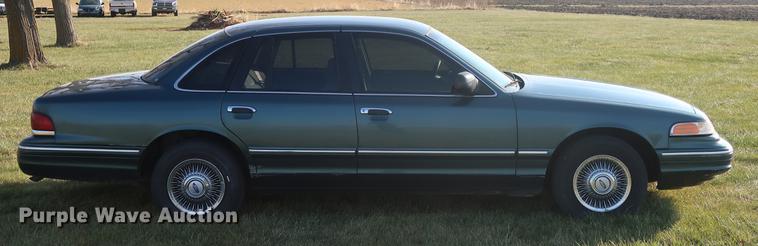 image for item AX9038 1996 Ford Crown Victoria