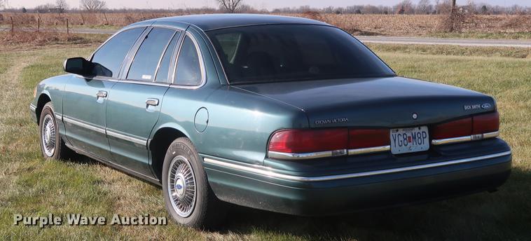 image for item AX9038 1996 Ford Crown Victoria