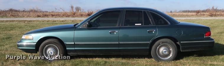 image for item AX9038 1996 Ford Crown Victoria