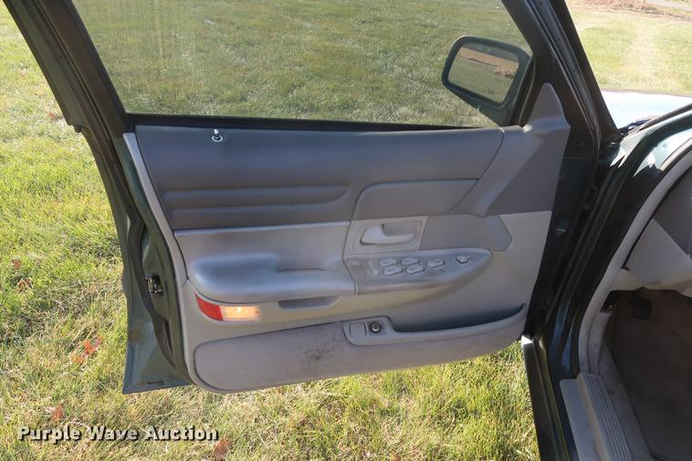 image for item AX9038 1996 Ford Crown Victoria