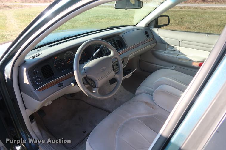 image for item AX9038 1996 Ford Crown Victoria