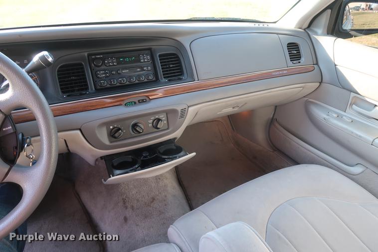 image for item AX9038 1996 Ford Crown Victoria