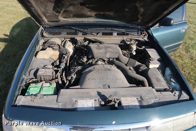 image for item AX9038 1996 Ford Crown Victoria
