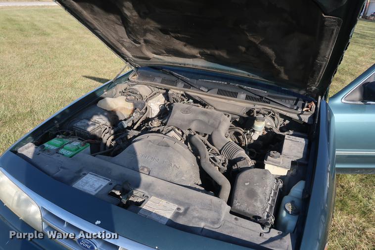 image for item AX9038 1996 Ford Crown Victoria