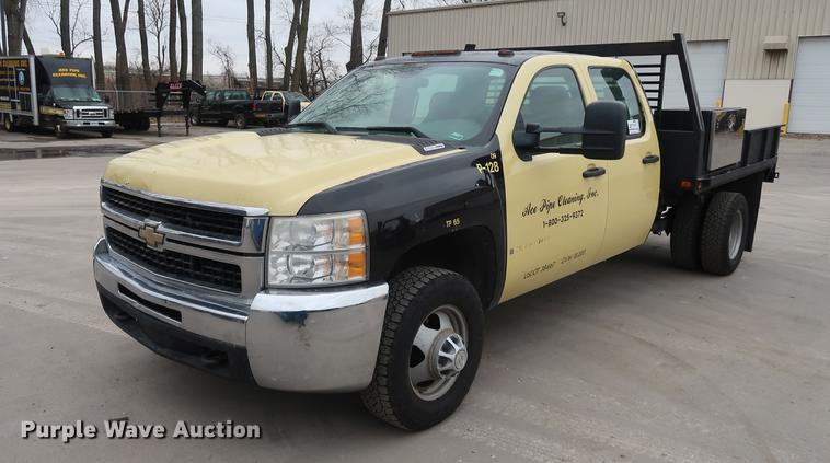 image for item DA6564 2009 Chevrolet Silverado 3500 Crew Cab flatbed pickup truck
