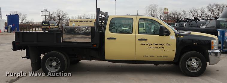 image for item DA6564 2009 Chevrolet Silverado 3500 Crew Cab flatbed pickup truck