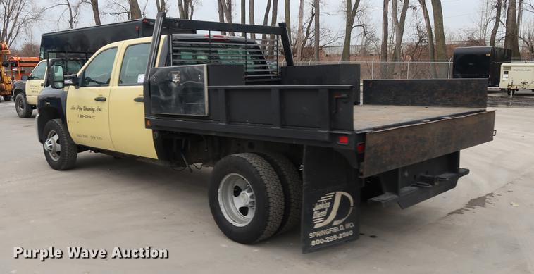 image for item DA6564 2009 Chevrolet Silverado 3500 Crew Cab flatbed pickup truck