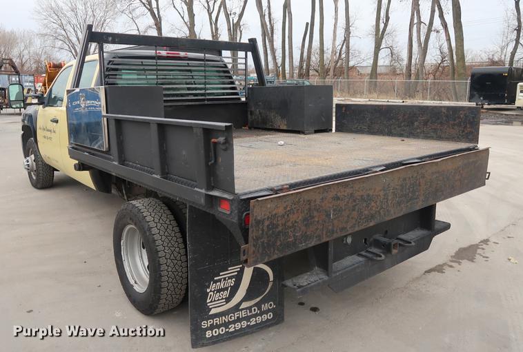 image for item DA6564 2009 Chevrolet Silverado 3500 Crew Cab flatbed pickup truck
