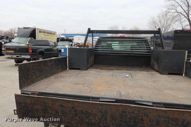 image for item DA6564 2009 Chevrolet Silverado 3500 Crew Cab flatbed pickup truck