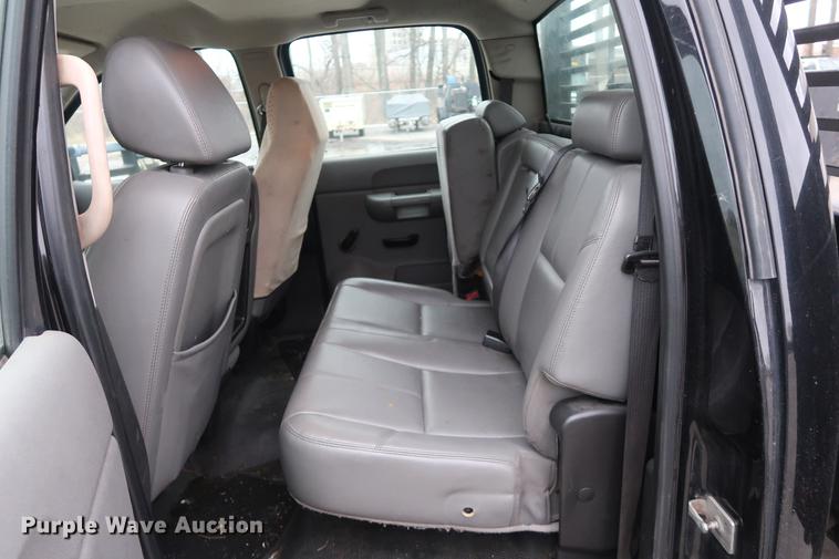 image for item DA6564 2009 Chevrolet Silverado 3500 Crew Cab flatbed pickup truck