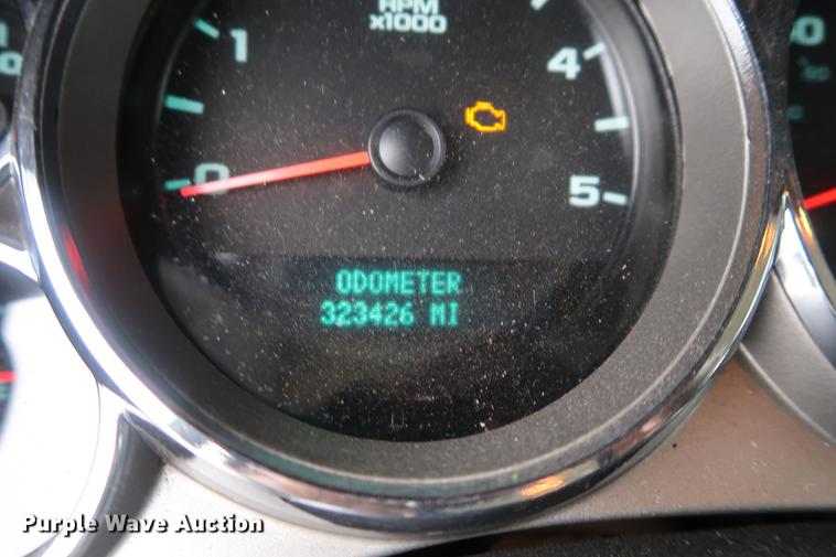 image for item DA6564 2009 Chevrolet Silverado 3500 Crew Cab flatbed pickup truck