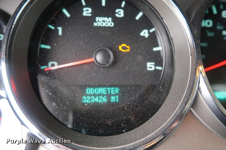 image for item DA6564 2009 Chevrolet Silverado 3500 Crew Cab flatbed pickup truck