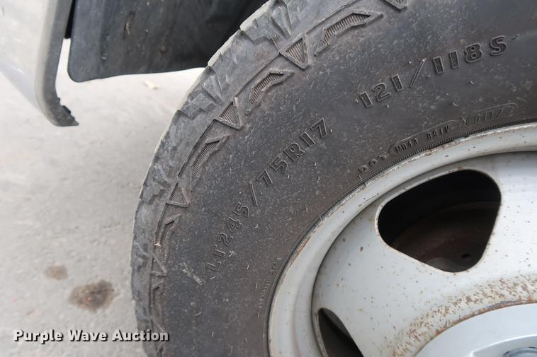 image for item DA6564 2009 Chevrolet Silverado 3500 Crew Cab flatbed pickup truck